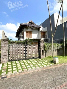 Dijual Rumah Estetik Villa Bali di Araya Malang