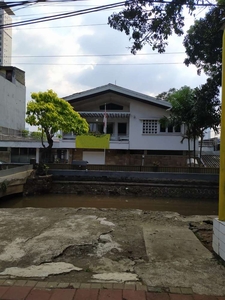 Dijual Tanah dan Rumah Komersil di Jl. Dr. Soepomo Tebet Jakarta Selat