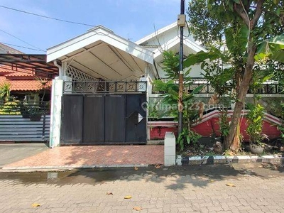 Disewakan Rumah 2 Lantai di Perum Ketintang Permai Surabaya