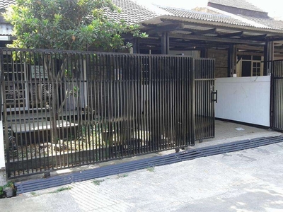 Disewakan Rumah Semi Furnished Di Daerah Kembar