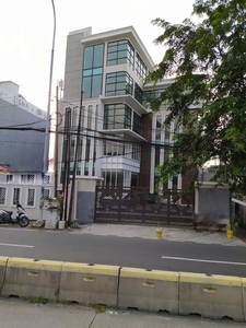 Gedung Baru Siap Pakai di Menteng Jakarta Pusat