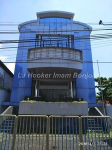 Gedung komersial di jl Pemuda semarang tengah 2561