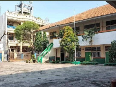 Gedung Sekolah Di I Gusti Ngurah Rai Cakung
