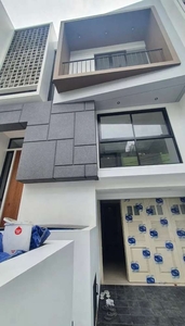 IP2393: Dijual Rumah Baru Komplek Kavling Polri Jelambar