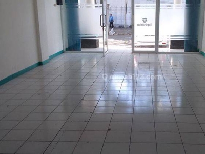 Ruko Disewa 2 Lantai Strategis di Jalan Gatot Subroto