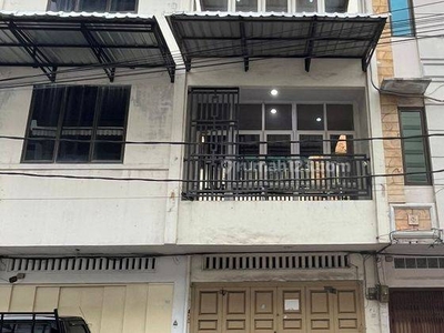 Rumah 2 Lantai Butuh Renovasi di Jalan Bukit Barisan Dalam, Medan