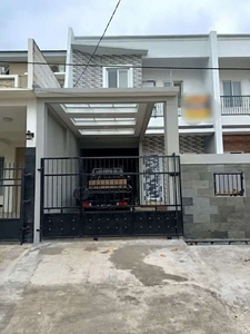 Rumah Baru 2 Lantai di Perumahan Jatiwaringin Pondok Gede Bekasi