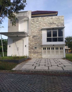Rumah Casa Tobago Pakuwon City, Semi Furnish, Row Jalan Besar