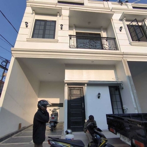 Rumah Cash/KPR 3 Lantai Rooftop di Jagakarsa Jakarta Selatan