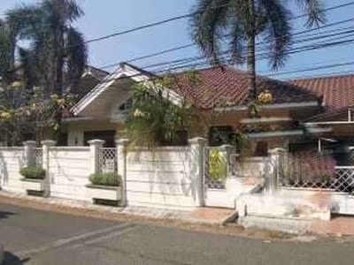 Rumah Di Ampera, Jakarta Selatan. SHM, 4+2 kamar