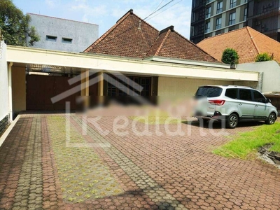 Rumah di Jl. Ahmad Yani, Semarang. (0678)