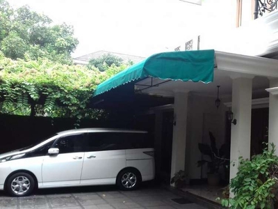 Rumah Di Menteng, Jakarta Pusat. Luas 600 m2, SHM, 5 Kamar. Pool