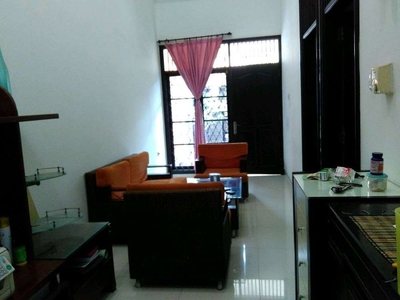 Rumah Di Puri Indah, Jakarta Barat. Luas 6x15, 3 kamar.