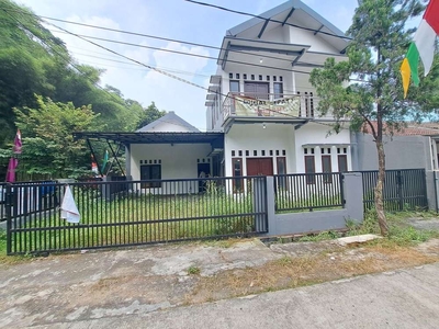 Rumah di Villa Pamulang sisa 1 unit 2 lantai 2 carport