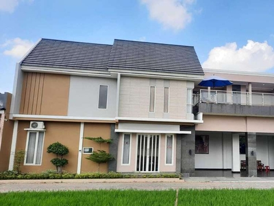 RUMAH DIJUAL 2 LANTAI DENGAN KOLAM RENANG SIAP HUNI DALAM RINGROAD