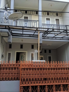 Rumah Dua Lantai Dijual Cepat di Perumahan Pondok Gede Bekasi