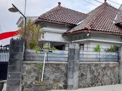 Rumah siap huni, pusat kota Malang, legalitas lengkap