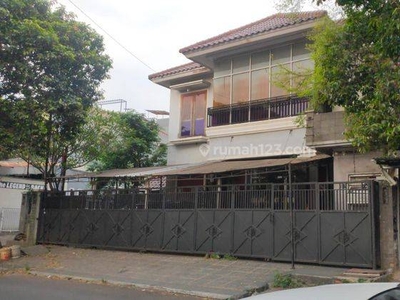 Rumah Untuk Usaha Di Jalan Raya Di Sektor 9 Bintaro Jaya