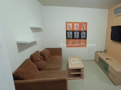 Sewa Apartemen Cosmo Mansion 1 Bedroom Lantai Sedang Furnished