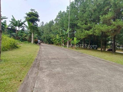 Tanah Kavling Depan Green Area di Cluster Depan Sentul, Bogor