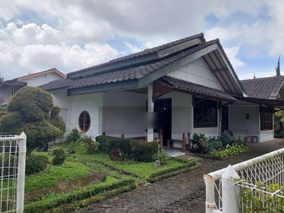 Villa dijual 1 lantai di Jl Hanjawar Cipanas puncak Cianjur Jawa barat