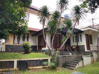 Dijual rumah luas harga murah di perumahan Bintaro Tangerang Selatan