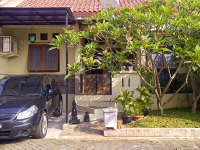 Dijual cepat rumah dalam komplek sawo griya kencana Limo depok