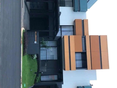 Dijual Rumah 3 Lantai Cluster Mozart Gading Serpong 9x17