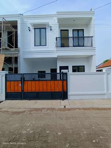 Dijual rumah baru modern classic di Cirendeu dekat ke lebak bulus