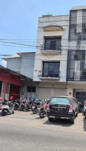 Ruko 3 Lantai di Raya Ngagel Nol Jalan Raya