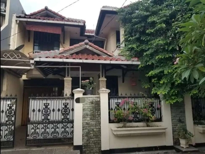 Rumah Asri 2 Lantai di Komplek Pondok Kopi Dekat ST KRL Klender Baru