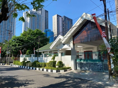 Rumah di Kris Kencana Sari, Mayjend Sungkono Surabaya