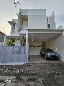 Rumah Gaya Kontemporer di Maguwoharjo Sleman Yogyakarta SIAP HUNI