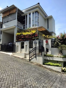 Rumah Hook 2 Lantai Full Furnished, Kota Malang N30