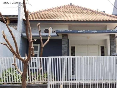 Rumah Kutisari Indah Barat Surabaya, Jawa Timur, Suryani Xmpc