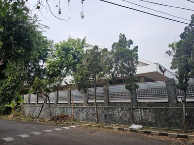 Rumah Luas dan Nyaman 2 Lantai Siap Huni Lokasi di Cinere Depok
