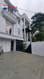 Rumah Luxury, Brand New di Area Exclusive Prime Di Brawijaya , kebayor