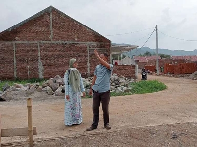 Tanah kavlingan strategis displit/diecerkan sudahdicor beton dibandung