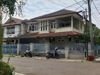 WTS Rumah HOEK Di Gading Kirana Kelapa Gading 2 lantai