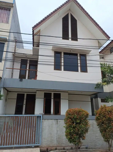 Dijual rumah bisa untuk kantor di Sunter Jakarta Utara