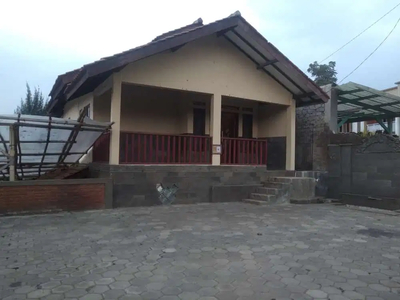 Dijual Rumah hitung Tanah Lokasi Bagus Pinggir Jalan Parongpong - Lemb