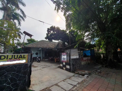 Dijual Rumah Lama Lokasi Strategis di Pejompongan Raya