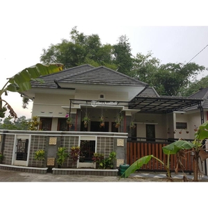 Dijual rumah LT119 LB70 3KT 2KM Lokasi Strategis Siap Huni - Sleman