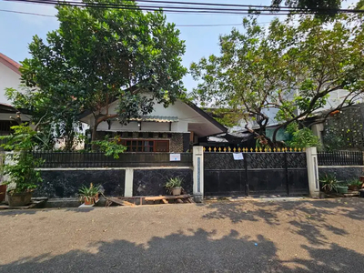 Dijual Rumah tinggal ada kos-kosan di Rawamangun Jakarta Timur