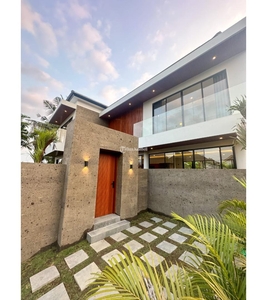 Dijual Villa Mewah 2 Lantai Di Bali Dekat Pantai Seseh Kondisi Baru Fulll Furnish - Tabanan