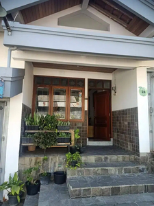 Dijual Villa Second di Kota Batu