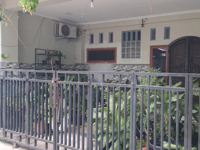 Disewakan Tahunan Rumah 2 Lantai Di Area Senen-Jakarta Pusat