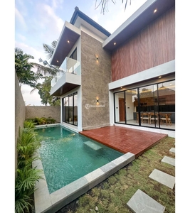 Jual Villa Mewah Full Furnished 2 Lantai di Jl Raya Munggu - Tabanan