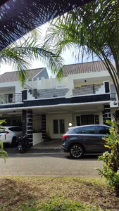 raffles hills cibubur rumah minimalis cantik siap huni nego jual cepat