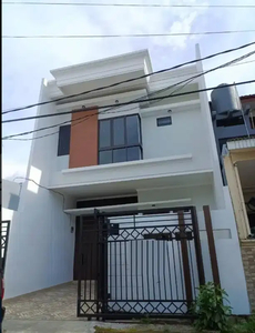 Rumah 2 Lantai Siap Huni Di Harapan indah , Bekasi